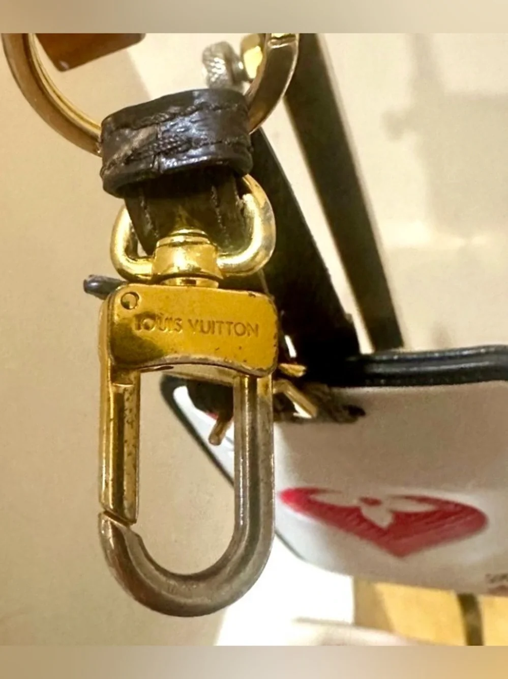 👑✅PRICE FIRM✅RARE🔥AUTHENTIC Louis Vuitton Heart Playing Card Luggage Tag